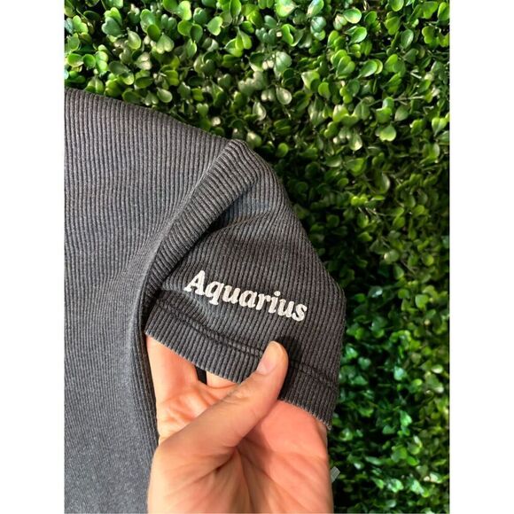 Free People NWT Cropped Shirt Horoscope Cut + Paste The Laundry Room Sz Small Aq - Picture 4 of 5